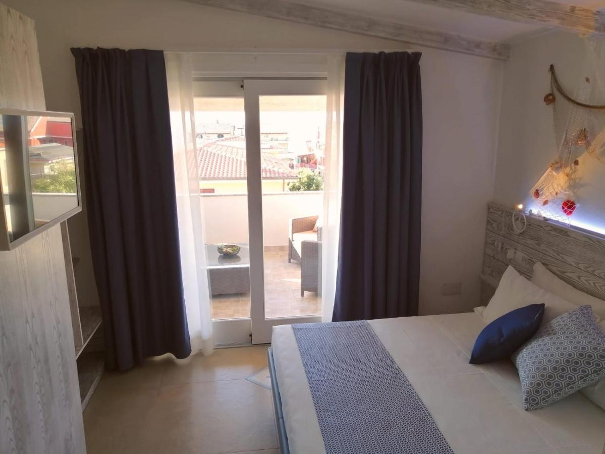 Gi & Ro Al Mare Bed & Breakfast Кастелсардо Екстериор снимка