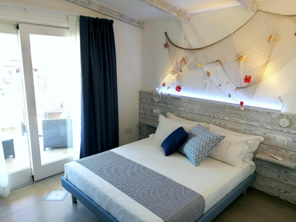Gi & Ro Al Mare Bed & Breakfast Кастелсардо Екстериор снимка