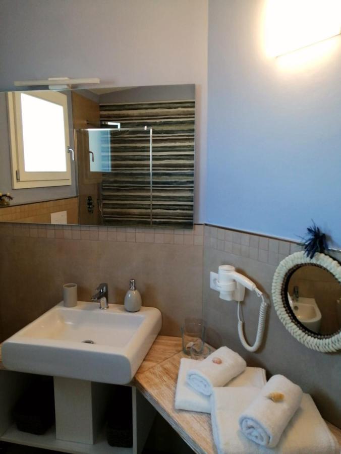 Gi & Ro Al Mare Bed & Breakfast Кастелсардо Екстериор снимка